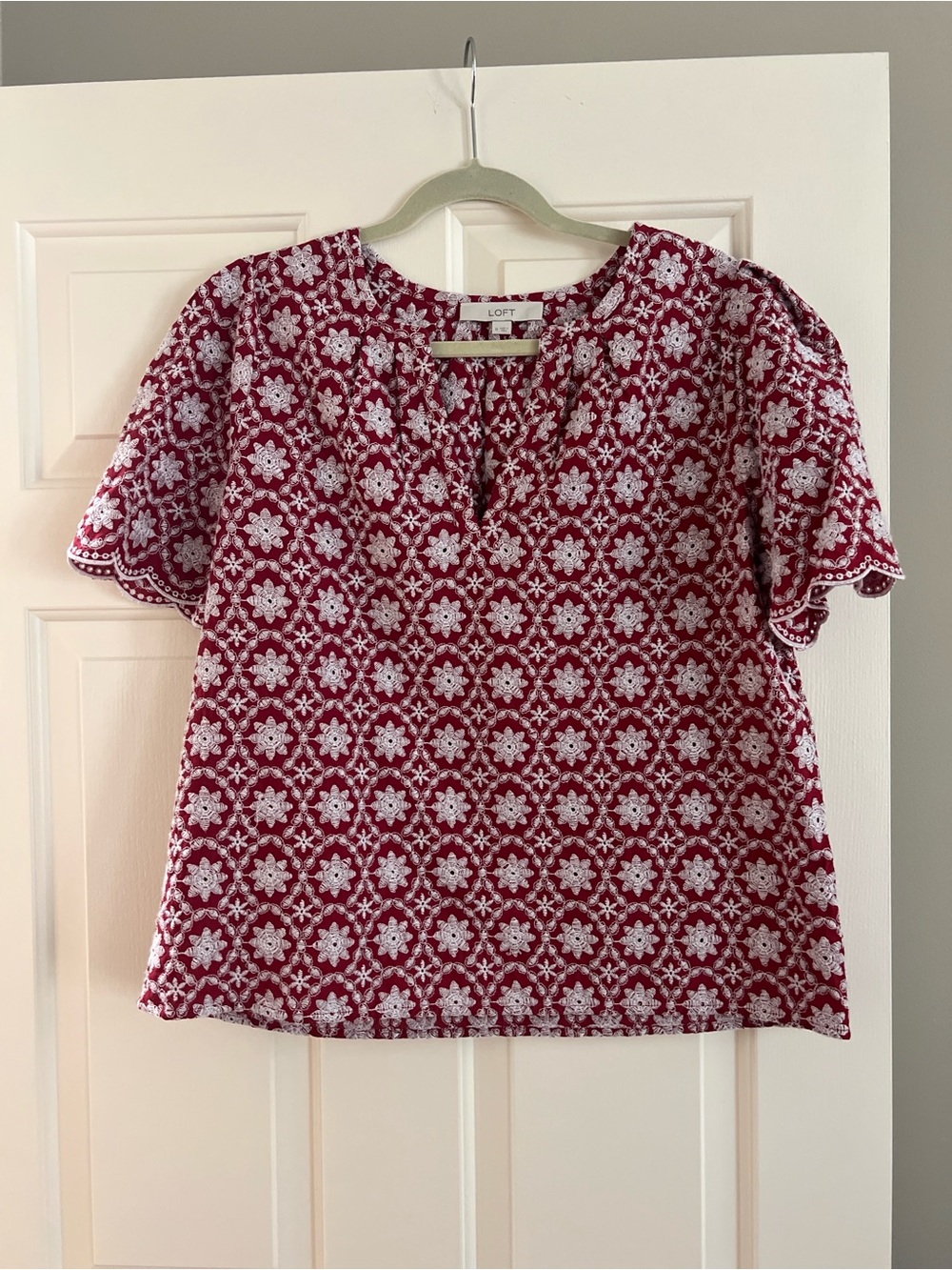 LOFT Maroon Floral Medallion Short Sleeve Blouse
